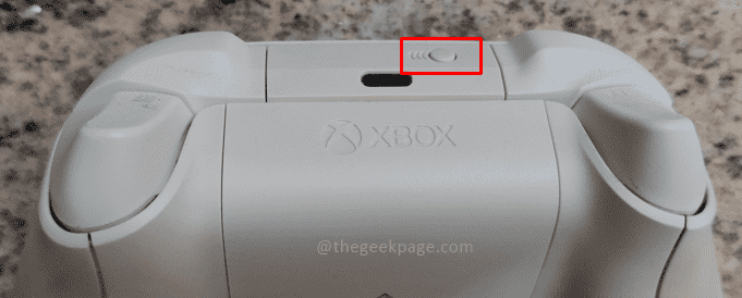 如何将 Xbox Series X / S 控制器连接到 Windows 11