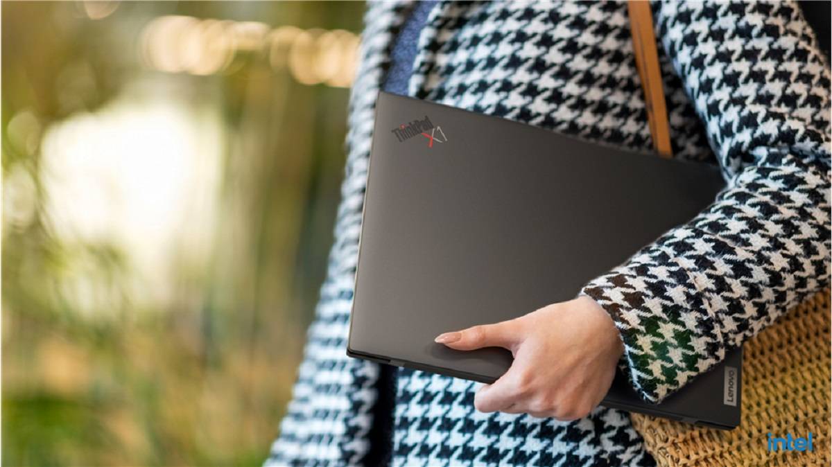 三星 Galaxy Book 2 Business 与联想 ThinkPad X1 Carbon Gen 10:买哪一款?