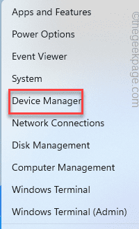 如何解决Windows 11 / 10中鼠标移动指针方向错误的问题？