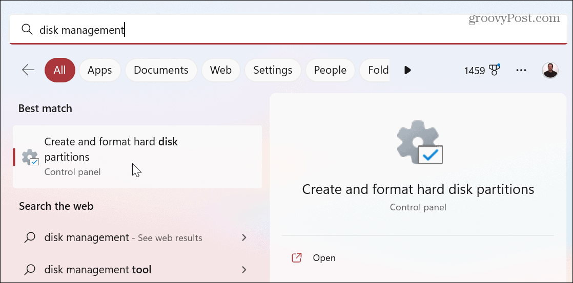 如何在 Windows 11 中删除驱动器号？