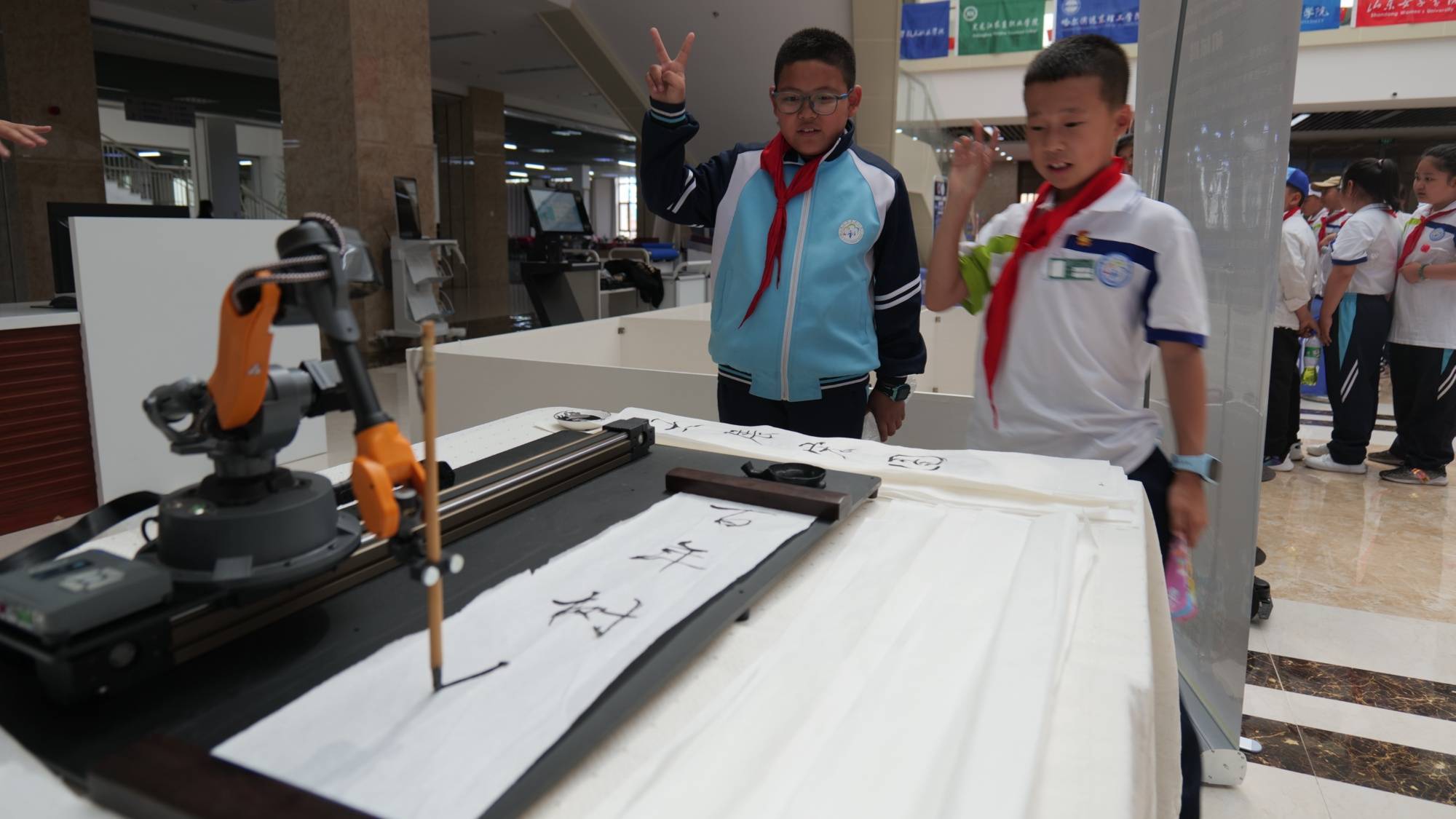 第五届国际青年人工智能大赛(远东赛区)在黑河学院举行