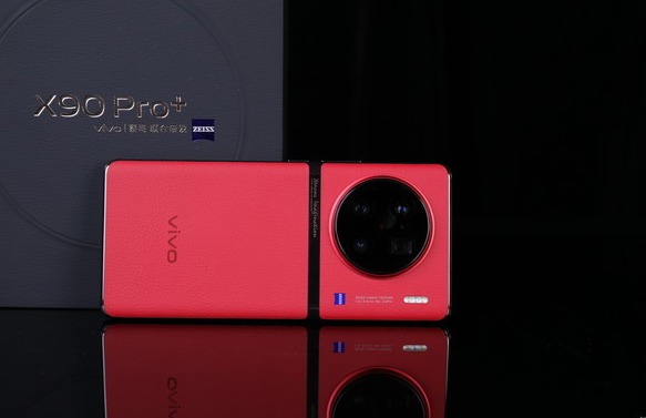 vivo X100系列:专注人像拍摄,舍弃长焦功能