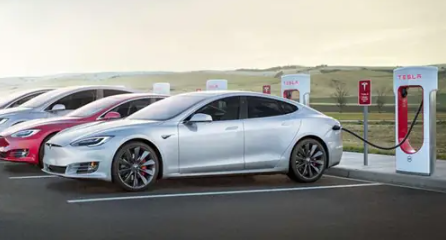 特斯拉成为英国市场的领跑者：Model 3和Y型电动车销量达到历史新高