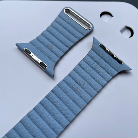 揭秘苹果产品收藏家暴露被削减的Apple Watch表带，其中粉蓝色配色成为亮点