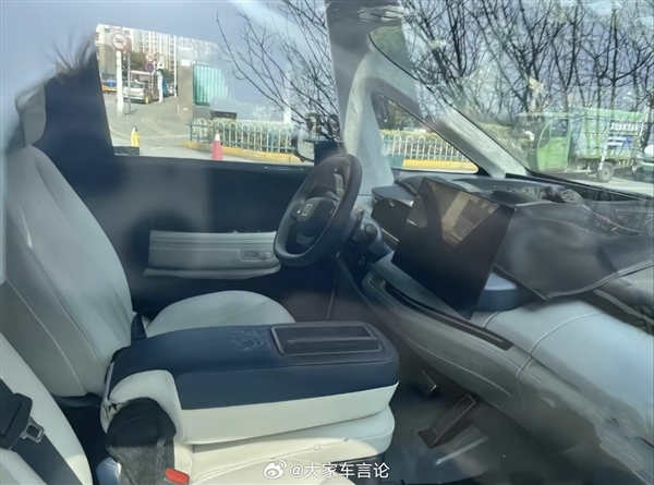 揭秘！极氪CM2E小型MPV曝光，前排三人座设计流出