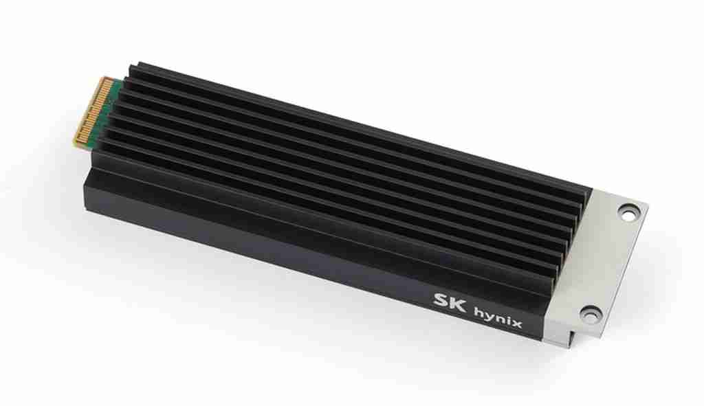 SK 海力士面向数据中心发布 PEB110 SSD:传输速度 32 GT/s、最高 8TB,较前代性能翻倍、能效提升 30%,首次部署 SPDM