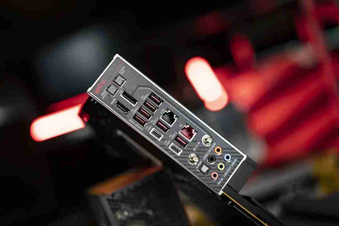 七彩虹预热 iGame Z890 VULCAN X / W“黑白火神”主板：20+1+1+1 相供电设计