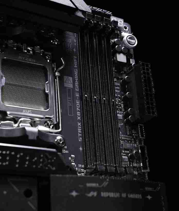 华硕发布 NitroPath DRAM 内存插槽技术，频率可提升至多 400MT/s
