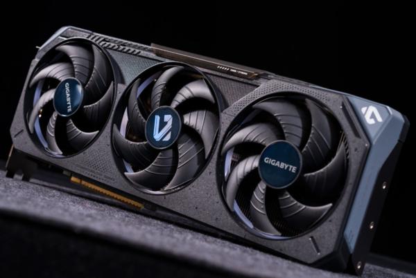 SK 海力士显存 RTX 5070 Ti 超频提升7%