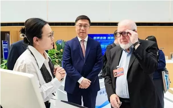扎克伯格为Meta设立“硬指标”:最高80%工程师需在工作中使用AI