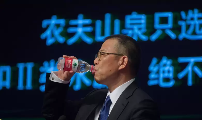 卖水的钟睒睒,砸5亿盯上固态电池