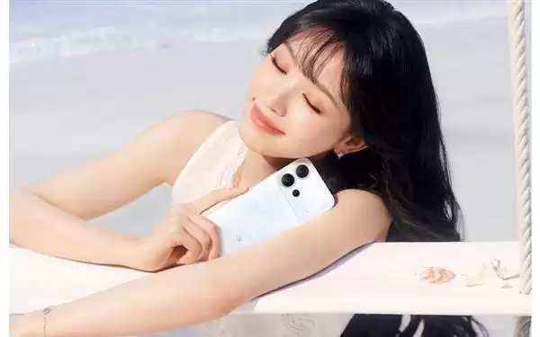 田曦薇惊喜亮相vivo S60发布会！网友：海风都是甜的