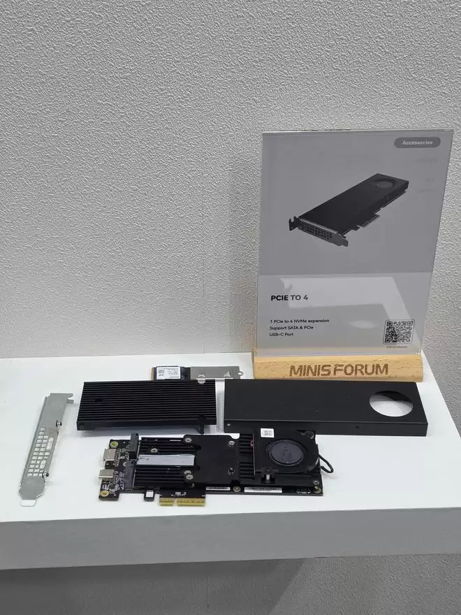 铭凡展示PCIE TO 4扩展卡：提供4×M.2、OCuLink、USB等I/O
