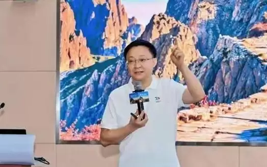科大讯飞刘庆峰:AI竞争是持久战,底座模型必须全栈自主可控
