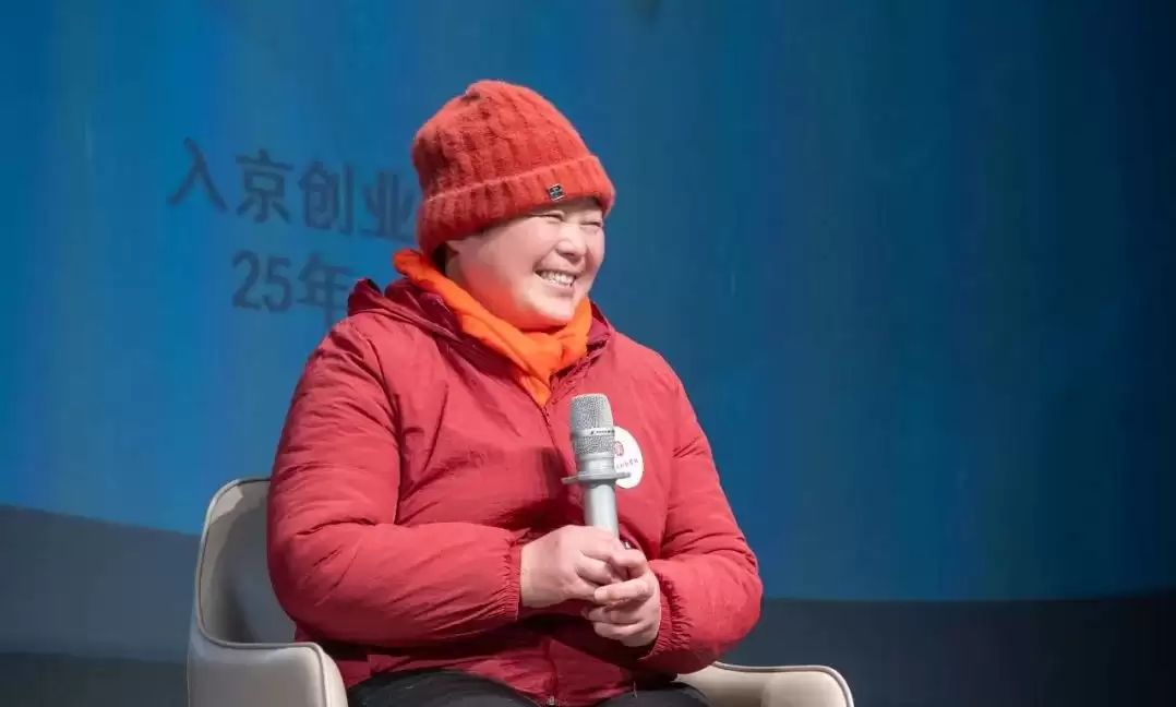 热搜第一!「鹅腿阿姨」彻底塌房,千万北京高校学子被骗