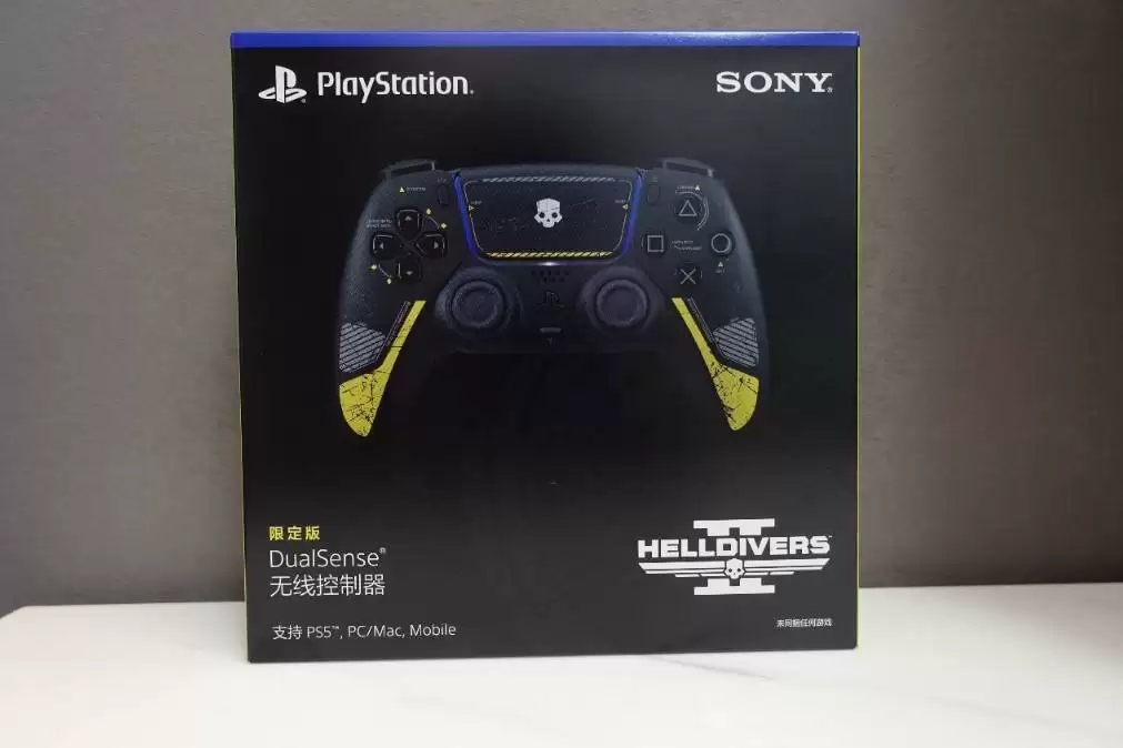 绝地潜兵2PS5限定手柄开箱:战损工业风×游戏世界观深度