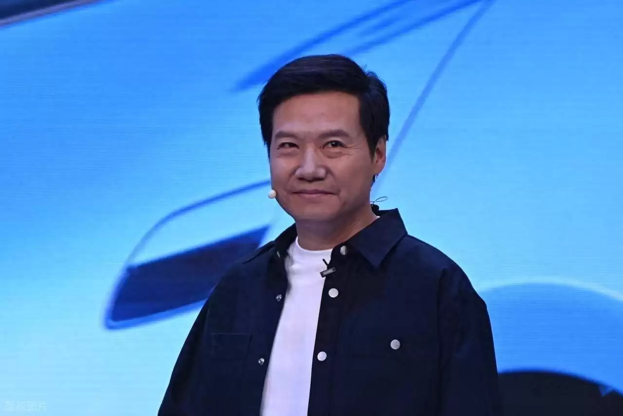 小米每步皆伴质疑声,雷军用长远布局破偏见,网友欠他一声真诚道歉
