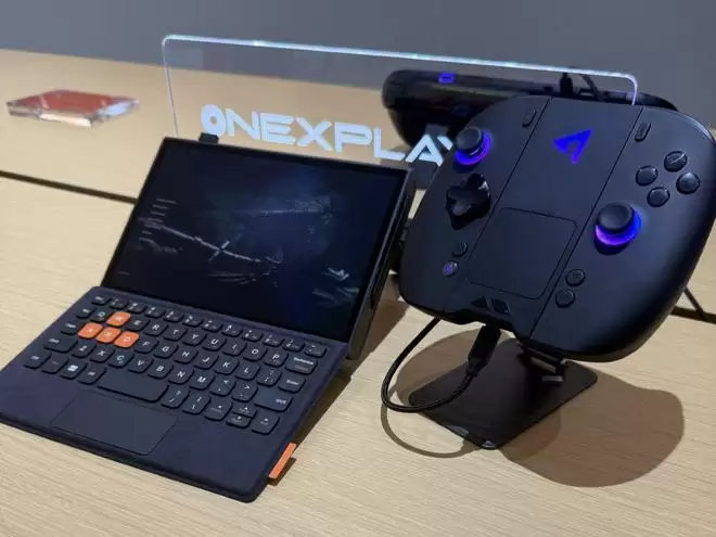 四种不同模具:OneXPlayer展示多款锐炫G3 Extreme芯片掌机
