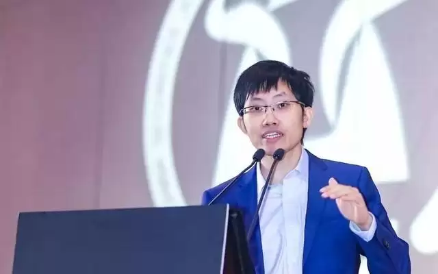 DeepSeek创始人梁文锋身家飙升至360亿美元，成为全球AI大模型创始人首富