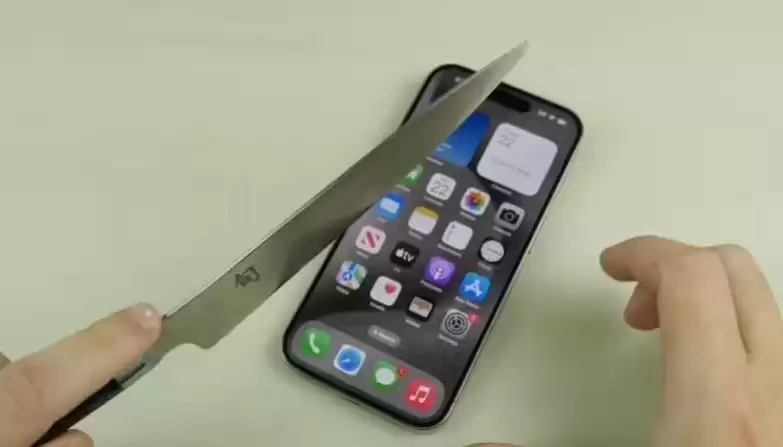 钛合金好还是不锈钢好?钛合金边框的iPhone15 Pro耐用性怎么样?