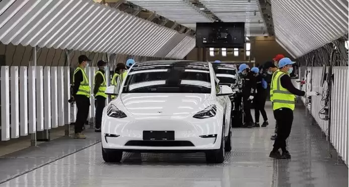 奔向物理AI的路上，特斯拉又多卖了几辆车