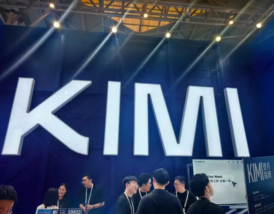 Kimi K3引爆全网的秘密：2.8万亿参数之外，杨植麟和他的天才团队，最小成员仅17岁！
