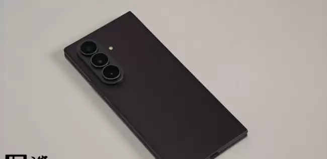 三星 Galaxy Z8 系列手机现场实拍：三种折叠屏齐聚 首款阔折叠是亮点