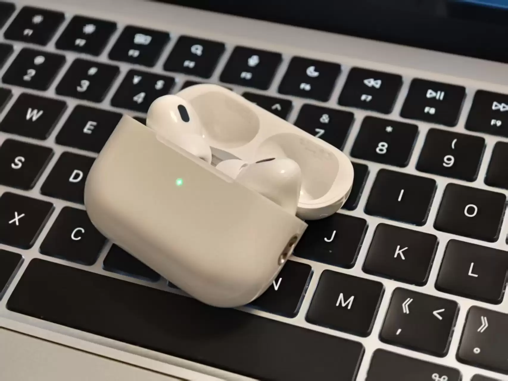 Reviving AirPods Pro for $260 Reveals Why Older Headphones Are Hard to Replace