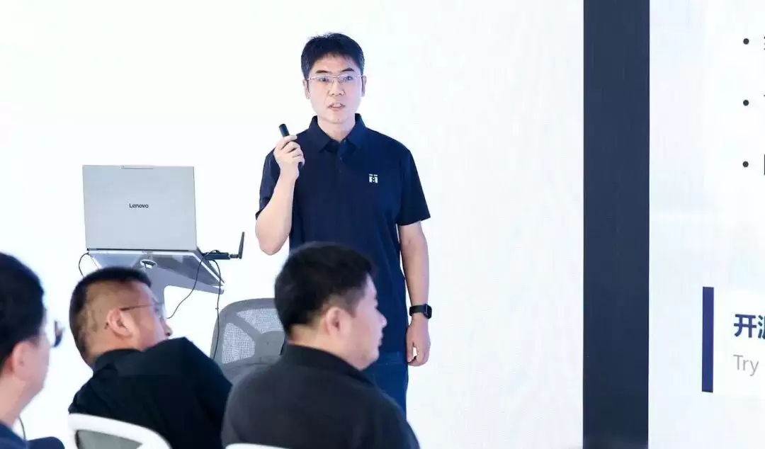 CPU 重回中枢｜玄铁在开源架构香山上探索“空间多线程”，守住智能体时代的确定性