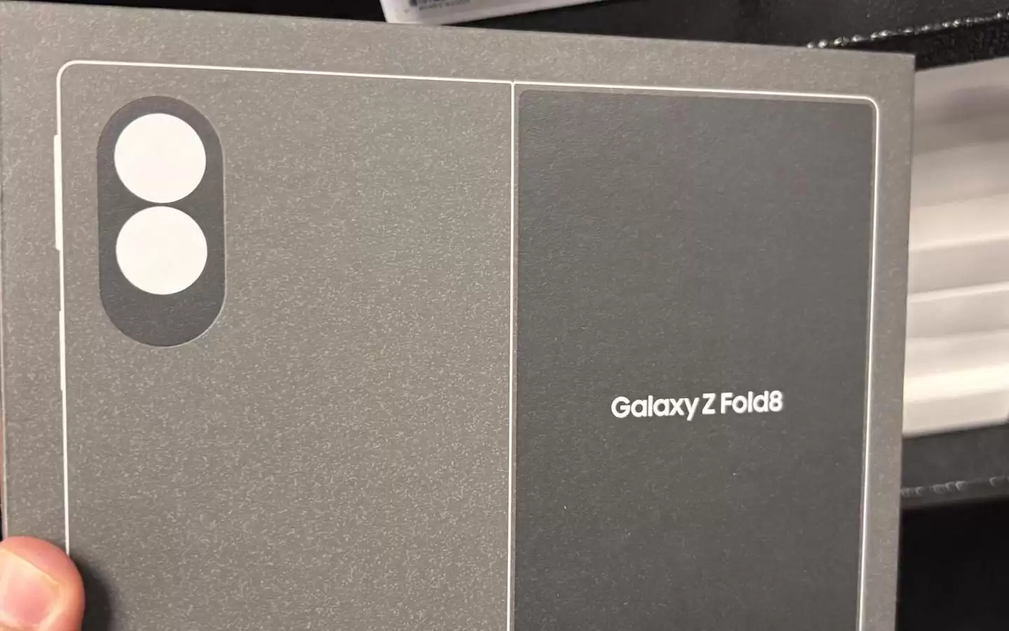 三星Galaxy Z Fold8阔折叠手机及包装曝光