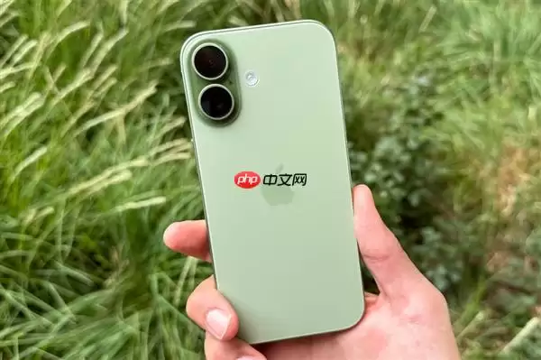 上市不到一年!iPhone17系列国内出货量反超iPhone16