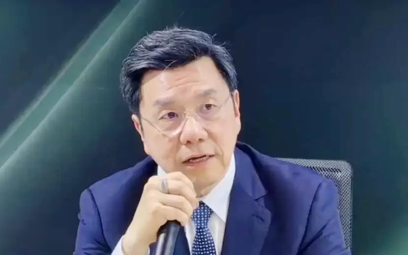 上游观察｜当AI走出屏幕，我们如何重新定义生活、工作与“人机共生”的未来？