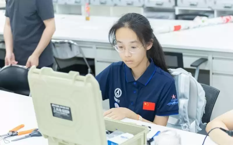 6枚火箭在青海成功发射！深圳学生团队全程参与设计