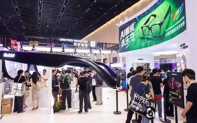 对话亮亮视野蔡晨雨:AI眼镜难的不是技术,而是找到高频刚需