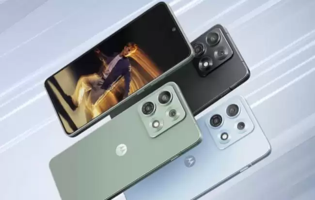 联想海外推出摩托罗拉 Edge 70 Max 手机:骁龙 8 Gen 5 处理器、7100mAh 电池