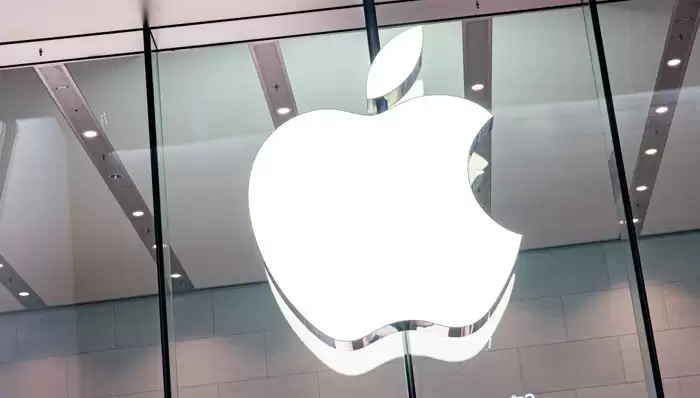 告别两代铝合金材质，iPhone 20或将全玻璃机身回归