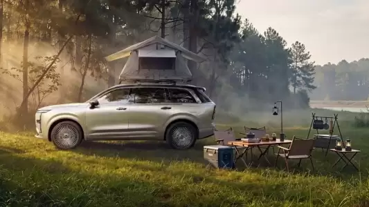 五菱上市10万级新能源SUV,星光L三代同堂幸福感拉满