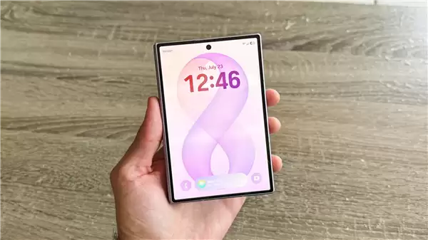 三星Galaxy Z Fold8韩预售破144万台，阔折