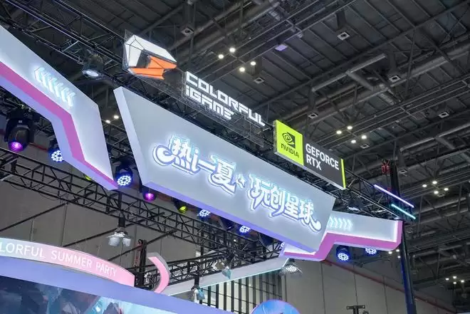 BW2026现场直击:七彩虹“热i一夏”玩创星球,硬件墙氛围感拉满,全家桶一站式体验