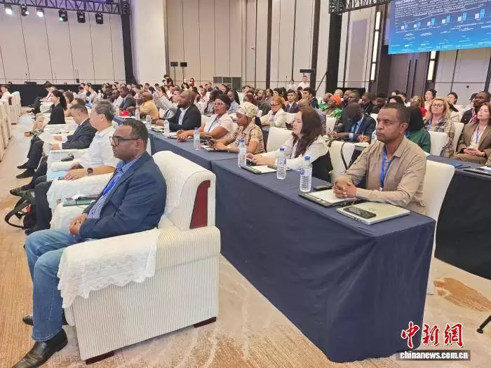 17国代表共赴长春汽车盛会 携手探寻“一带一路”汽贸合作新路径