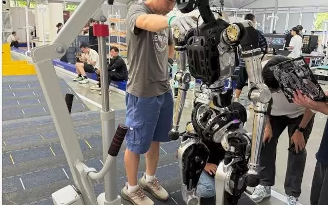 16道障碍考验机器人:从会运动到会适应还有多远