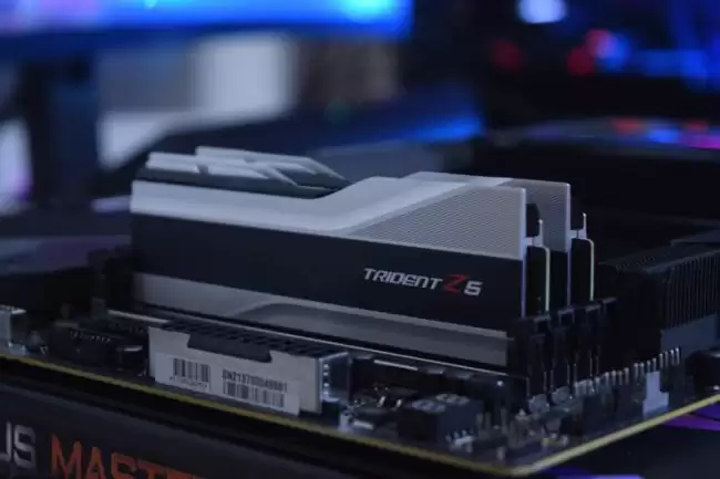内存短缺报告:DDR4 8Gb 合约价 2026Q3 预估环比涨 50% 本月 DDR3 单 Gb 价格倒挂高于 DDR5