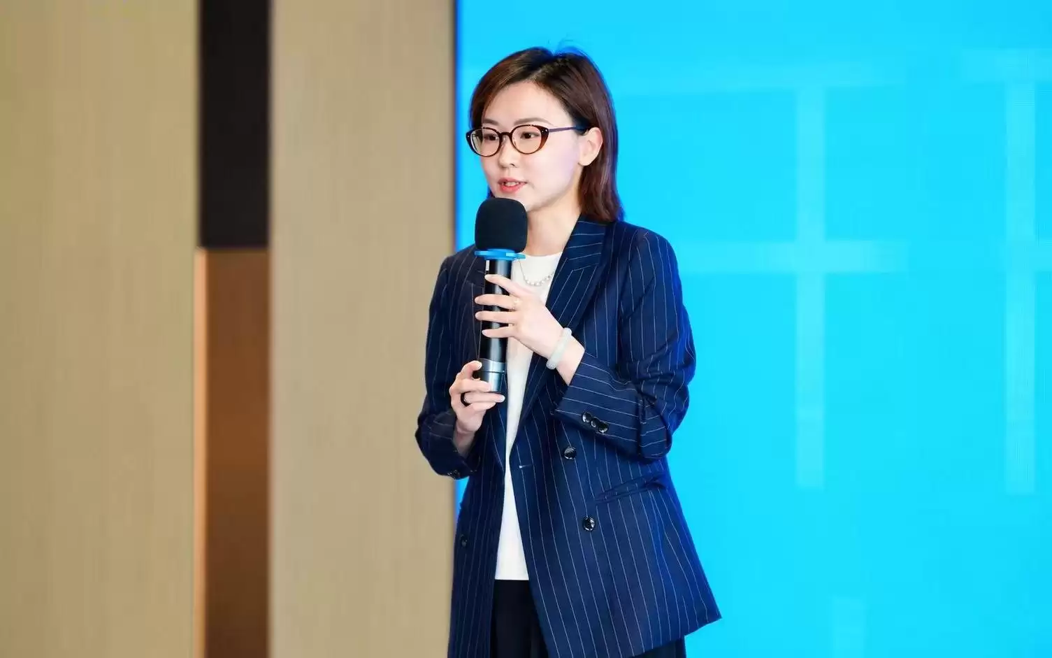 突破视觉文化壁垒!AI视觉创作新玩法,助力出海内容巧运营