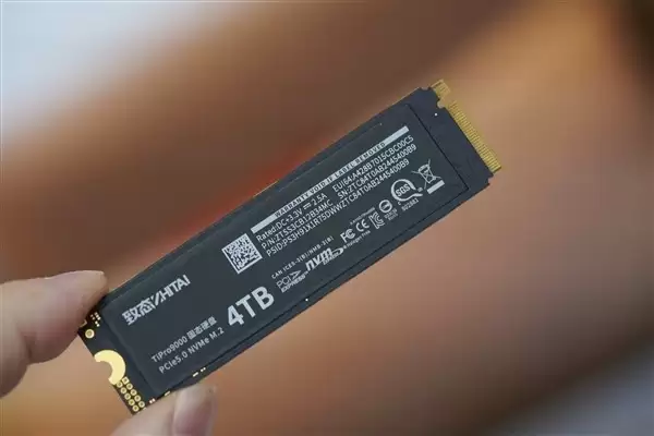 2026年存储价格暴涨:DDR5内存与SSD均价翻倍,装