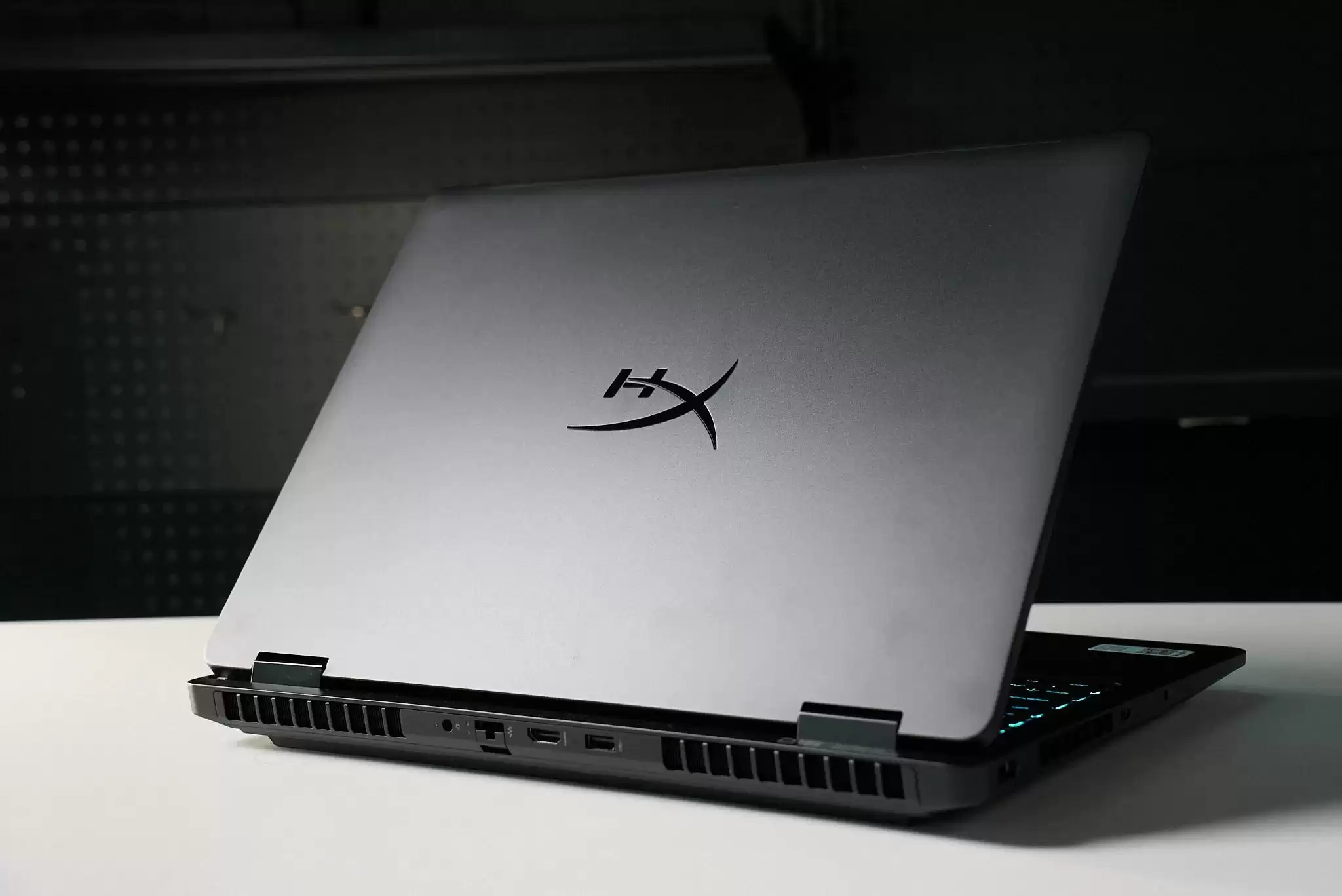 HyperX暗影精灵PRO 16图赏:满满的电竞风