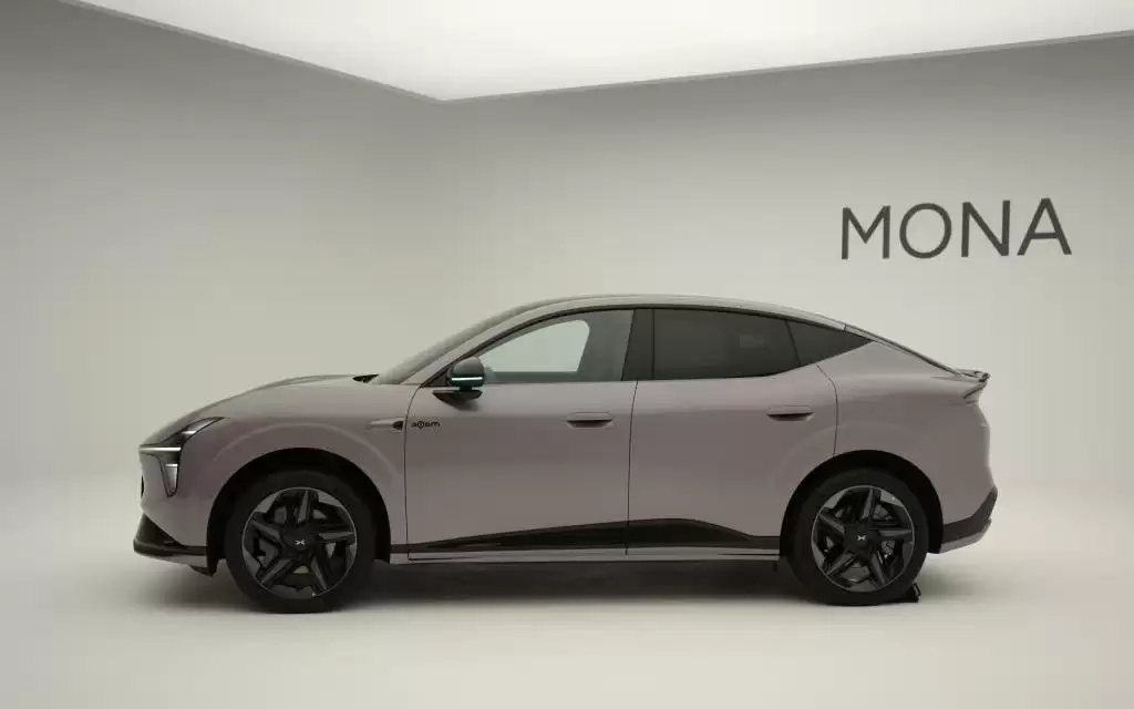 小鹏MONA L03静拍:一台给足年轻人情绪价值的SUV