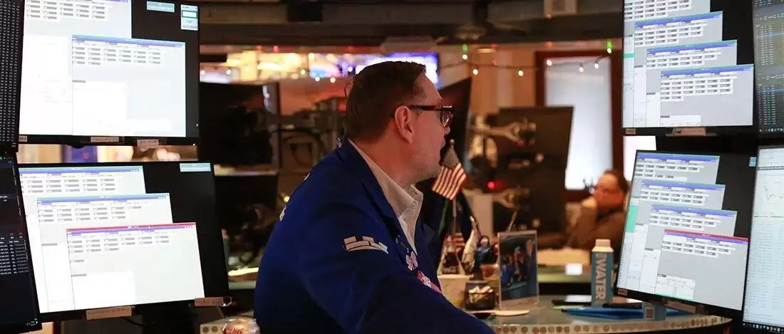 美股存储股盘前齐涨,SpaceX涨超1%,港股芯片股爆发,阿里、美团超跌反弹