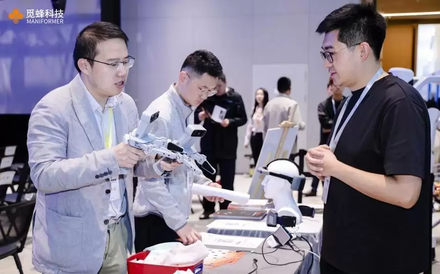 上海具身智能半小时供应链全球独有,机器人预计2030年智能涌现