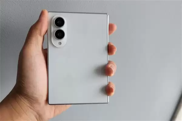 三星Galaxy Z Fold8入网获批:安卓阵营首款“阔折叠”7月登场,零折痕媲美OPPO