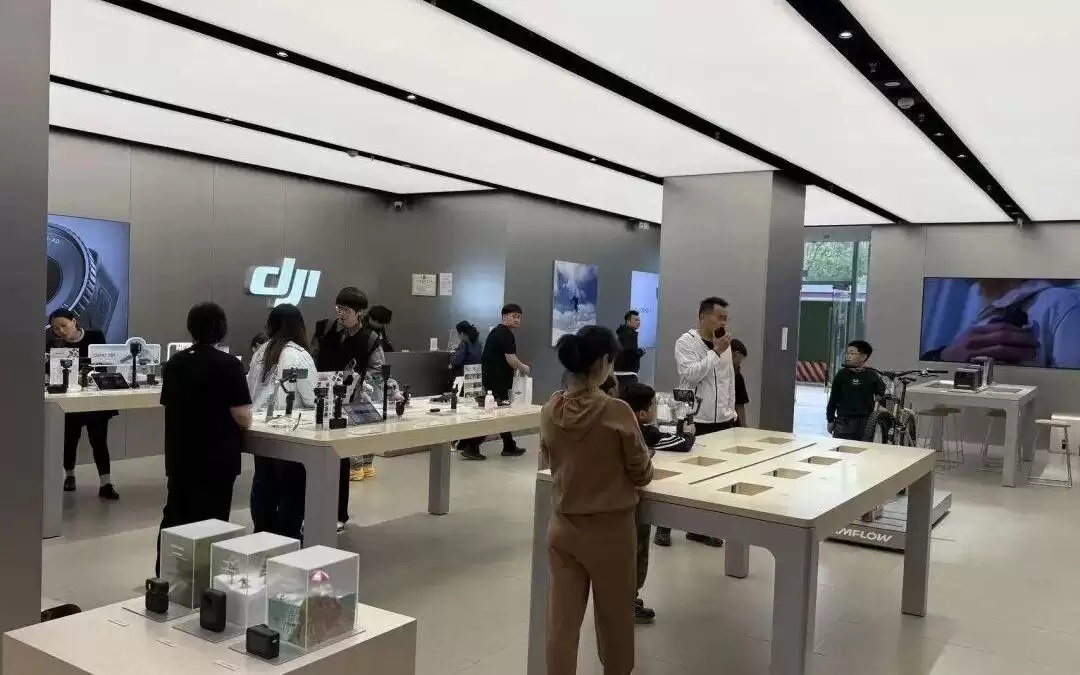 价格大跳水,网友惊呼买早了!两大巨头正面交锋,最高直降2500元,几乎所有品类“你降我也降”